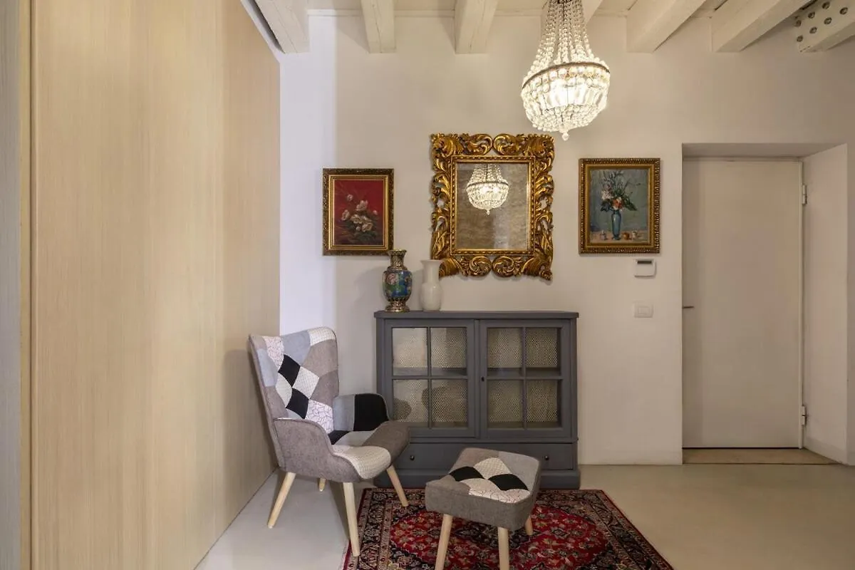 I-Homes Luxury Suite Palazzo Arnaldi-Duomo Vicenza 0*,  Włochy